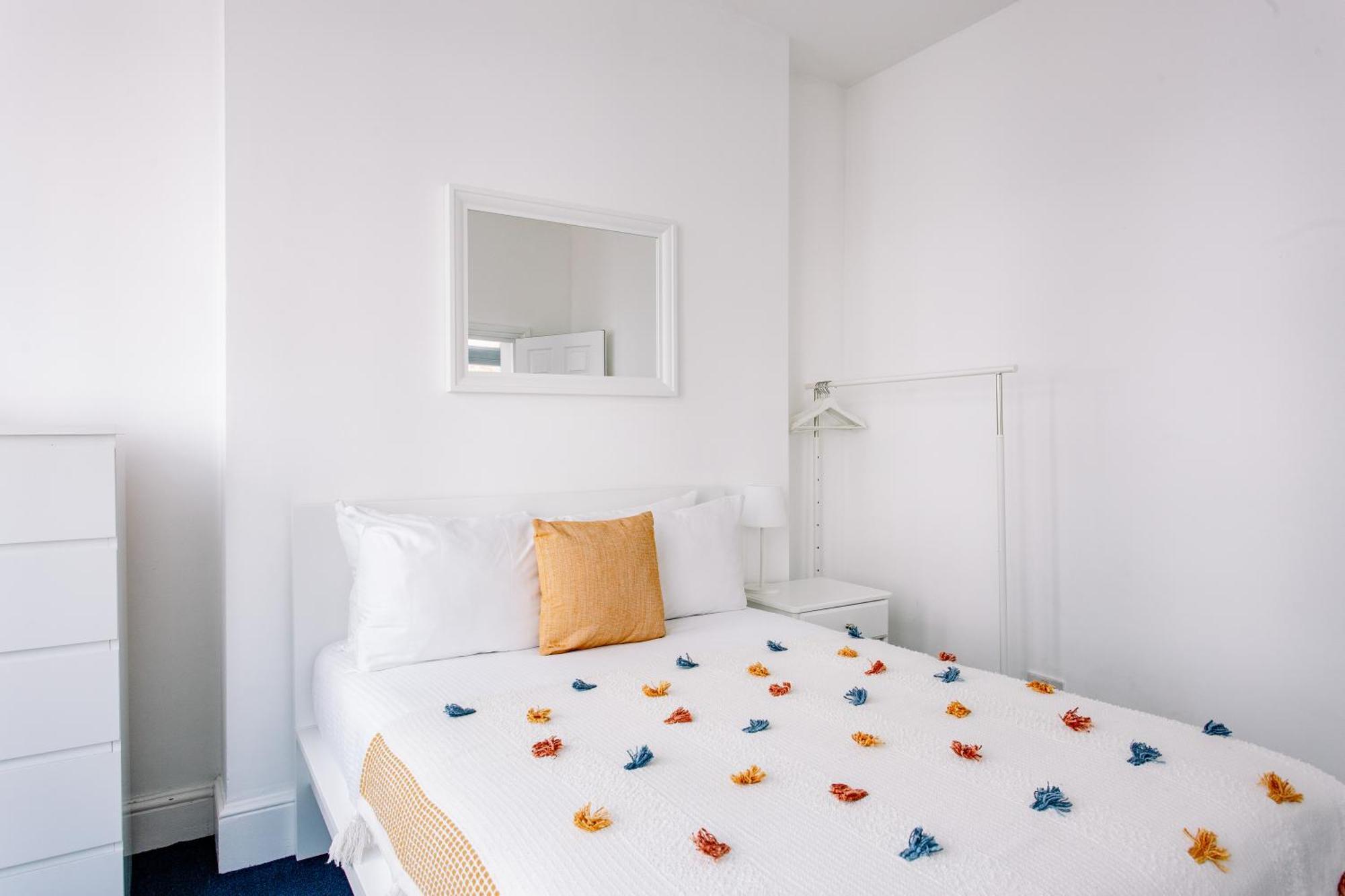 Apartments Are Located In The Heart Of Shoreditch London Exterior photo